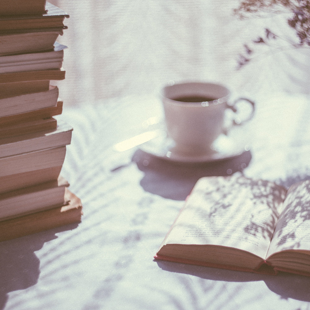 9 Gifts for People Who Like to Read