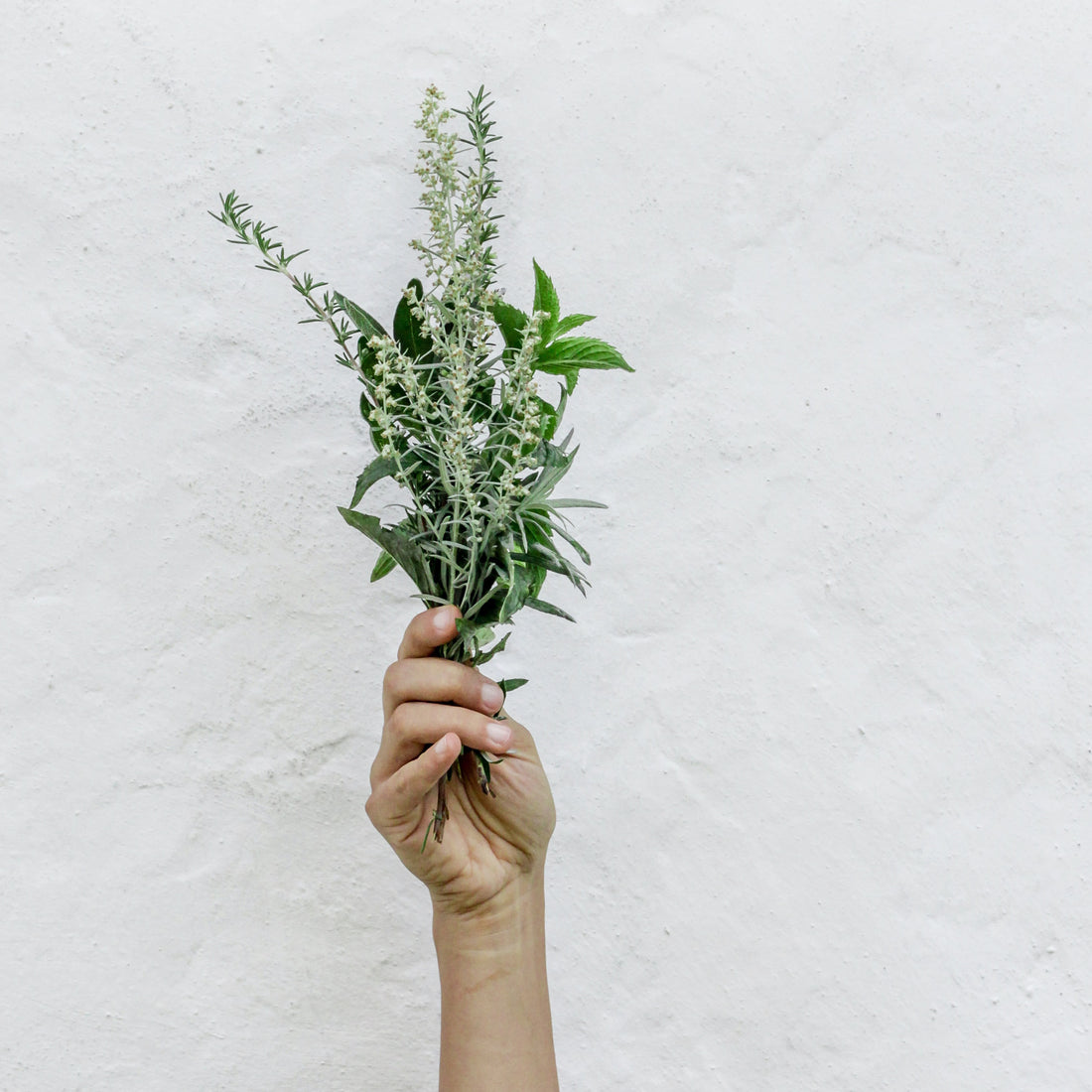 How to Use Essential Oils to Scent a Room